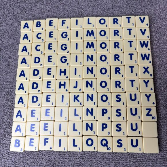 Scrabble Trickster Crossword Game Mattel Complete 2010 Preowned Good Condition - Picture 10 of 13